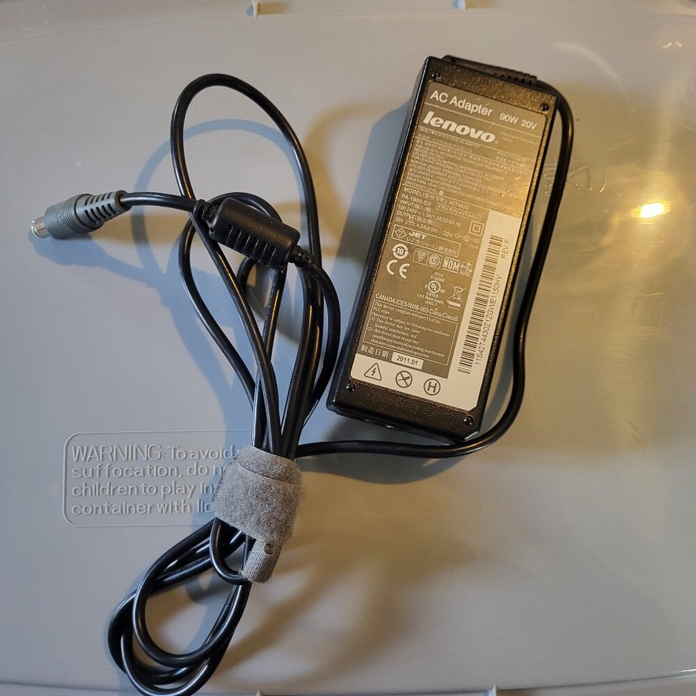 Genuine Lenovo 42T4430 AC/DC Power Supply Adapter 20V 4.5A 90W OEM w/PC